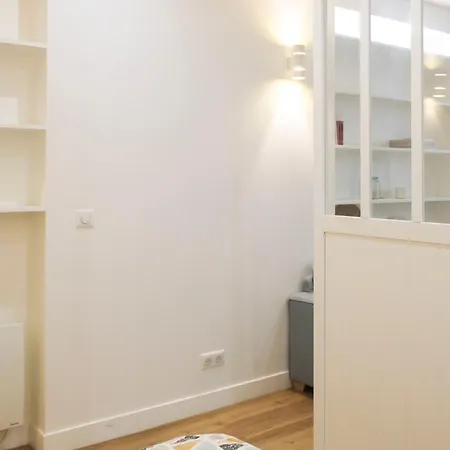 Comfortable Cocoon Close To Montmartre *